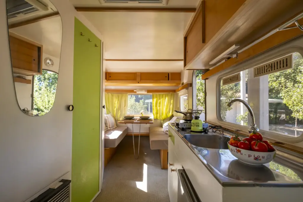 Caravan Carla 07