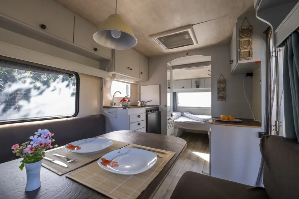 retro-caravan-asteri-3