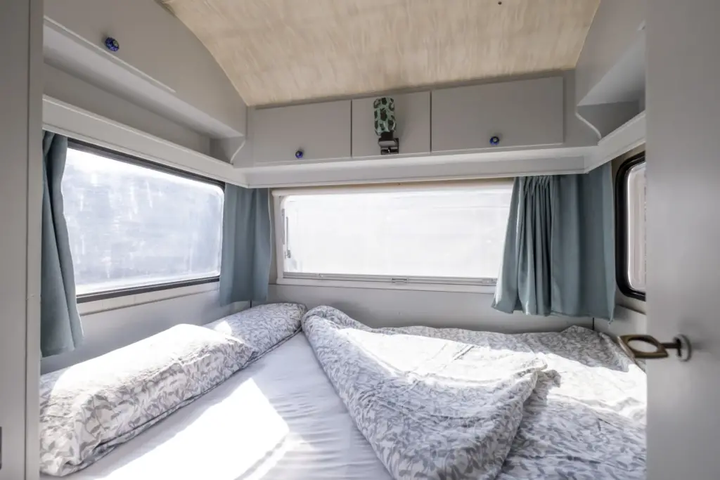 retro-caravan-asteri-4