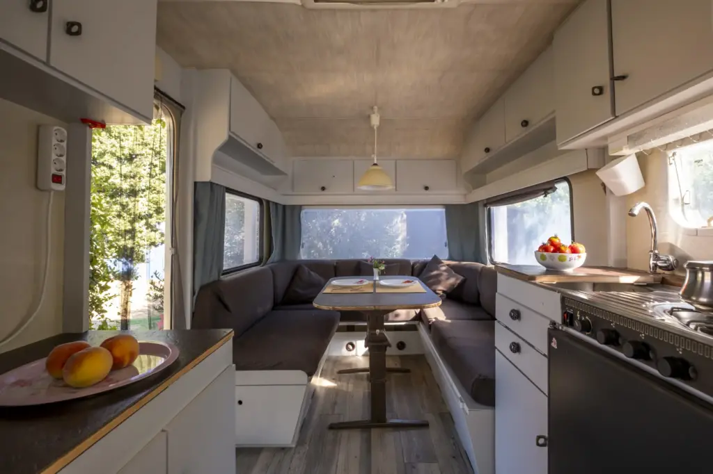 retro-caravan-asteri-6