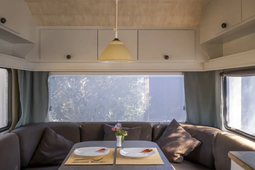 retro-caravan-asteri-7